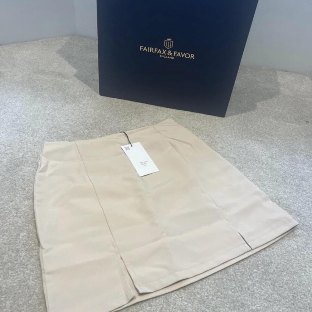 Fairfax & Favor Beige Skirt
